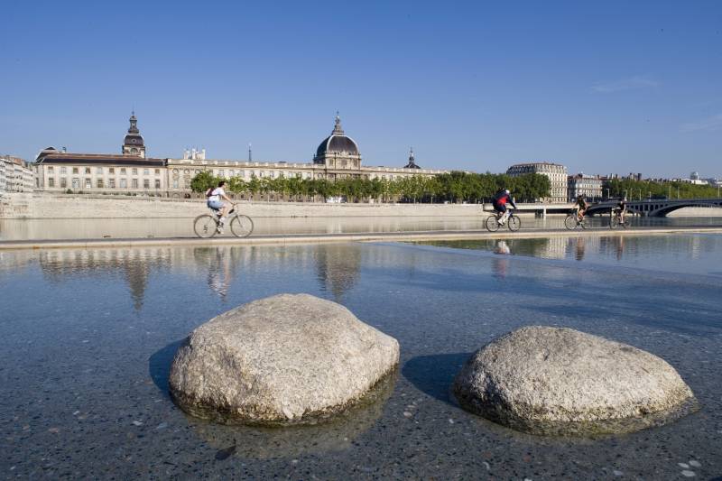 location de vélo a Lyon quais du Rhône
